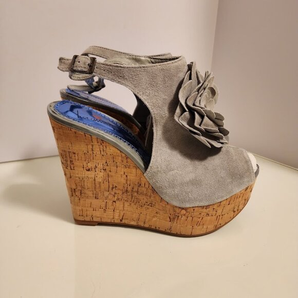 Lui Chung Grey Suede Floral Wedge Sandals - Picture 5 of 8